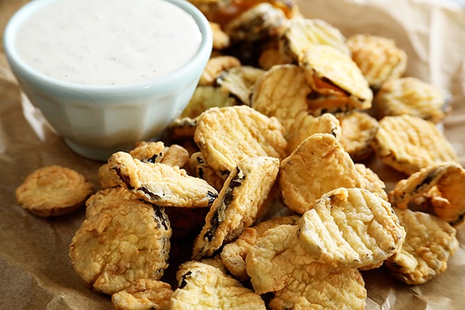 Fried Dill Pickles with sauce