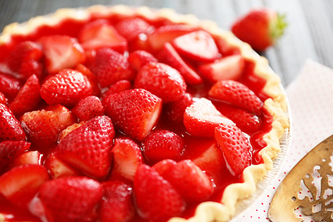 Strawberry pie in crust