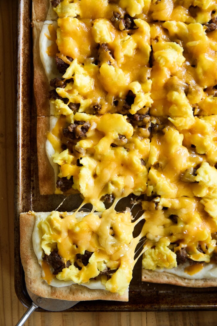 Overhead view of Easy Breakfast Pizza.