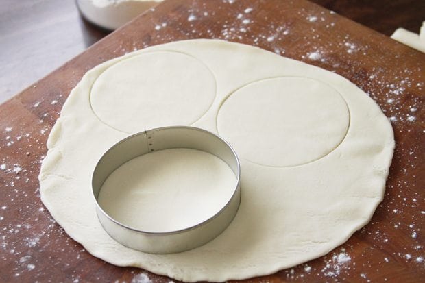 Cutting pie crust into circles
