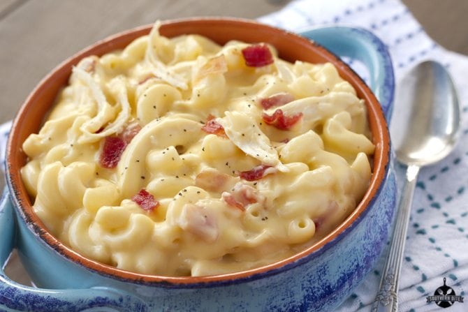 Mac and Cheese Soup with Chicken and Bacon