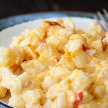 You won't believe how easy these Pimiento Cheese Scalloped Potatoes are! You'll never make this cheesy perfection any other way again!