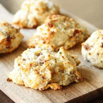These Cheddar, Bacon, Ranch Drop Biscuits are my new obsession. They're so easy and are the perfect complement to any meal!