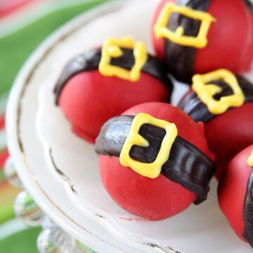Turn the classic Oreo Balls into these Santa Bellies for the holidays!