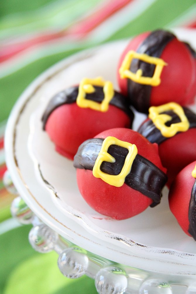 Turn the classic Oreo Balls into these Santa Bellies for the holidays! 