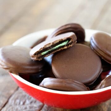 Two ingredients are all you need to make your very own Thin Mint copycats!