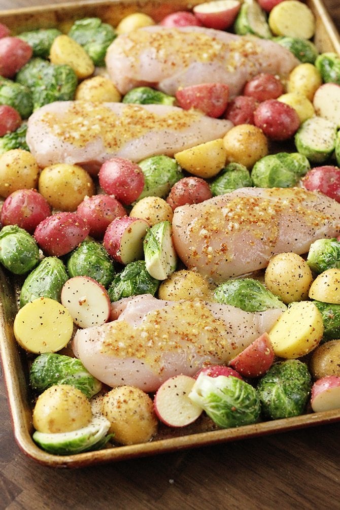 This Sheet Pan Lemon Chicken is an amazing one-pan meal that your family will love. It's a simple recipe with just a few ingredients and pairs perfectly with the amazing flavor of the new NESTEA! #NewNESTEA #Sponsored