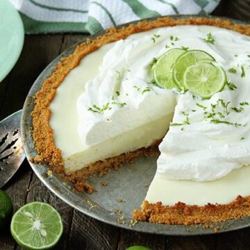 The #NewNESTEA is the perfect complement to this amazingly delicious and crazy simple Key Lime Pie. It only calls for 6 ingredients! #ad