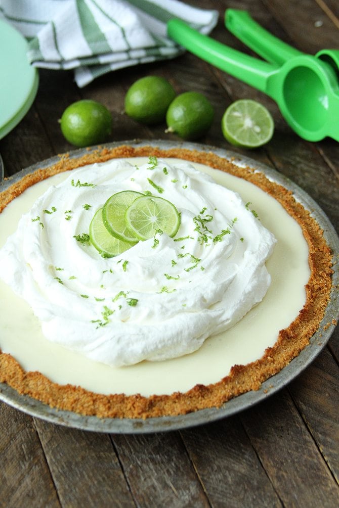 This amazingly delicious and crazy simple Key Lime Pie recipe only calls for 6 ingredients! It's so easy!