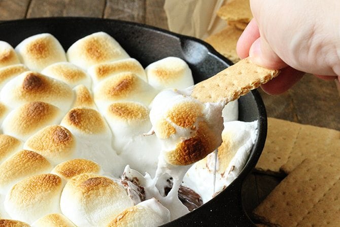 Regular ol' S'mores has nothing on this delicious S'more's Skillet! 