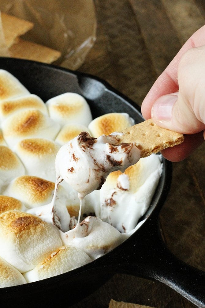Regular ol' S'mores has nothing on this delicious S'more's Skillet! 