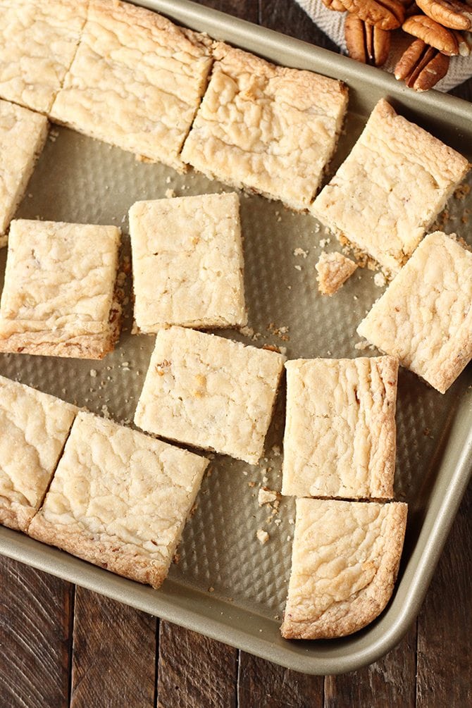 Easy Pecan Shortbread is seriously the easiest shortbread you'll make. #shortbread #pecan #easy #recipe #ideas #christmas #cookie