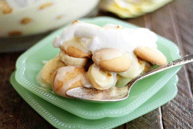 Above photo of Banana Pudding served on green dish