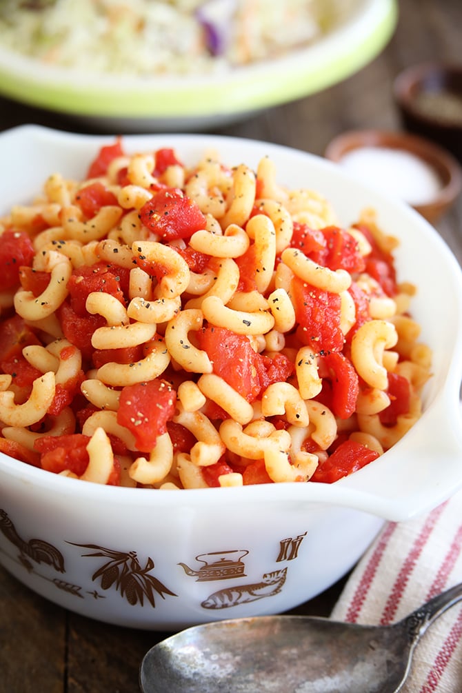 Macaroni and tomatoes in closer photo