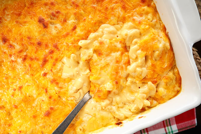 Cheesiest Mac and Cheese in Casserole Dish