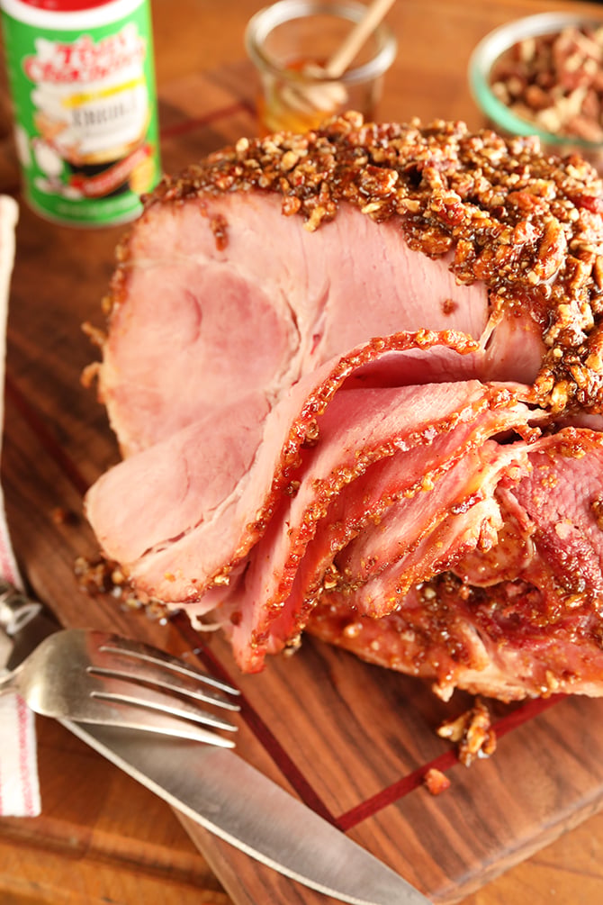 Baked ham with toppings sliced
