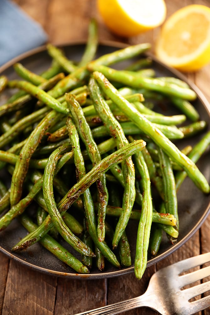 Roasted Green Beans in serving bowl