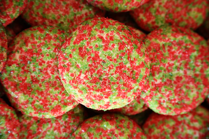 Plateful of chewy sugar cookies