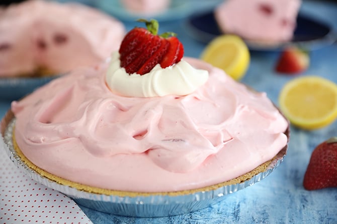 Wjole 5 Ingredient Strawberry Lemonade Pie