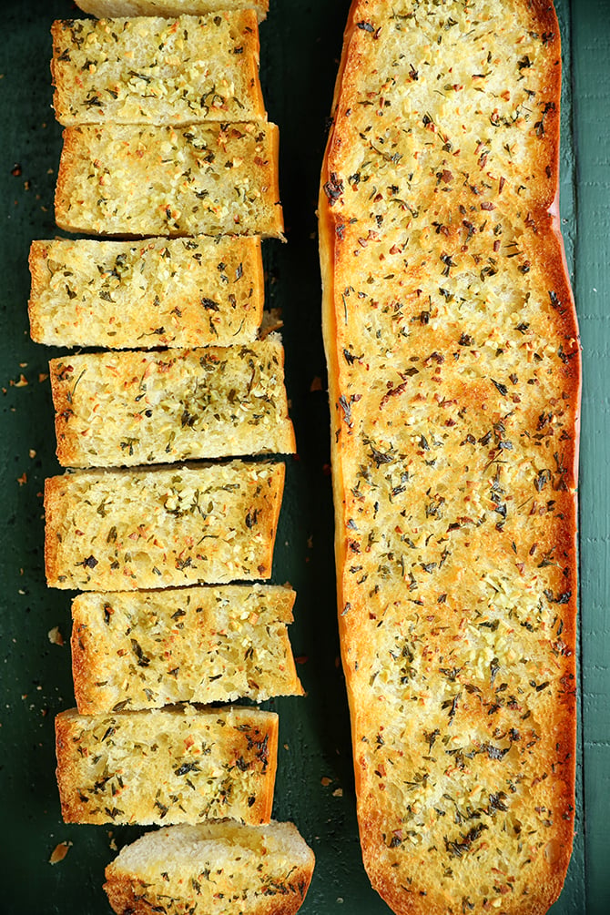 Sliced garlic bread